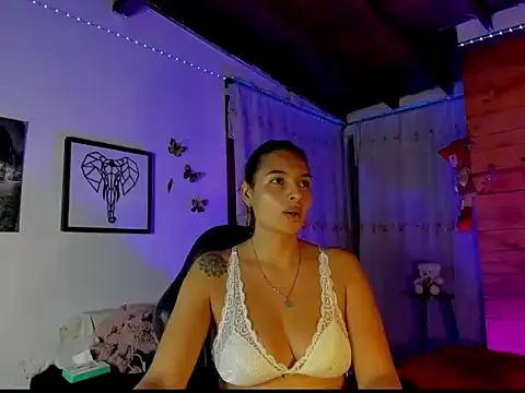 Snapshot of mykaelahoney chatting on February 2026 06:53:02 AM mykaelahoney online show from February 2026 06:53:02 AM