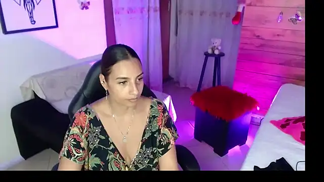 Snapshot of mykaelahoney chatting on March 2026 04:53:02 AM mykaelahoney online show from March 2026 04:53:02 AM