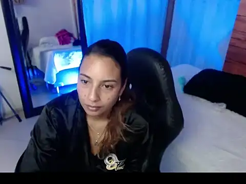 Snapshot of mykaelahoney chatting on April 2026 08:30:01 AM mykaelahoney online show from April 2026 08:30:01 AM