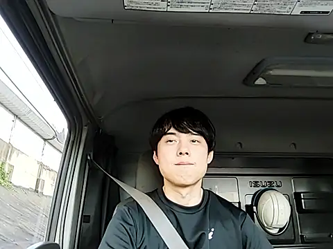Snapshot of whitebriefboy chatting on June 2026 10:01:02 PM whitebriefboy online show from June 2026 10:01:02 PM