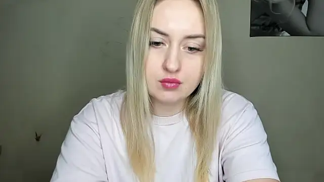 KennaJamess8 online show from December 2024 12:34:02 PM