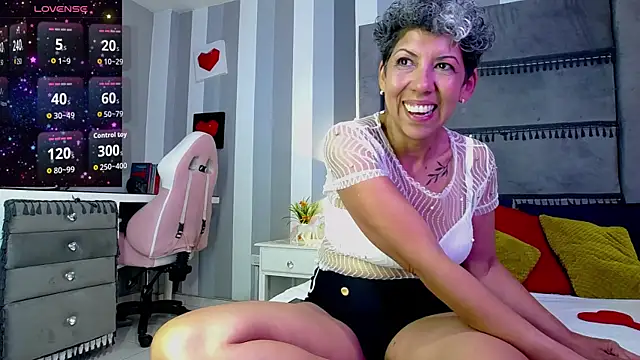 Snapshot of Julianewell chatting on July 2026 12:22:02 PM Julianewell online show from July 2026 12:22:02 PM