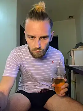 Danjamez1892 online show from December 2024 02:33:02 PM