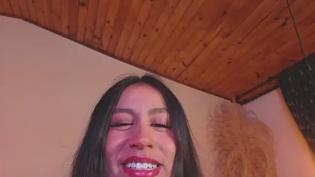Snapshot of EmiGomez_ chatting on July 2026 04:19:01 AM EmiGomez online show from July 2026 04:19:01 AM