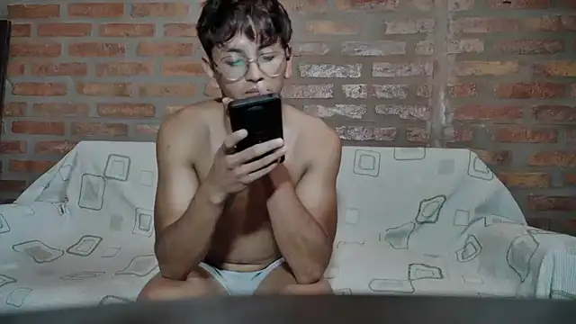 Snapshot of teendotados chatting on March 2026 04:39:02 PM teendotados online show from March 2026 04:39:02 PM