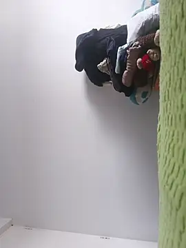 beautiful hands  online show from February 2026 09:31:01 PM