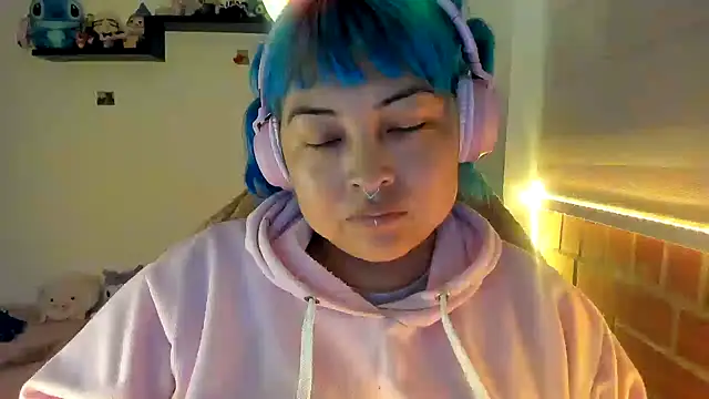 Shaddycute  online show from December 2025 01:02:02 AM