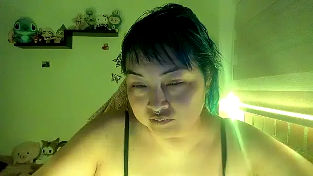 Shaddycute  online show from December 2025 01:14:01 AM