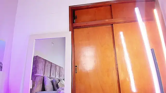 Salomesimos1 online show from February 2025 05:03:02 PM