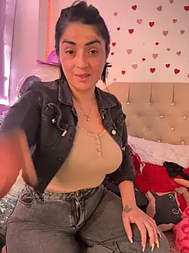 karenlennox1 online show from June 2026 09:46:02 PM