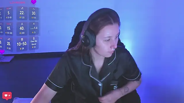 bonnie moon  online show from March 2026 07:08:02 PM