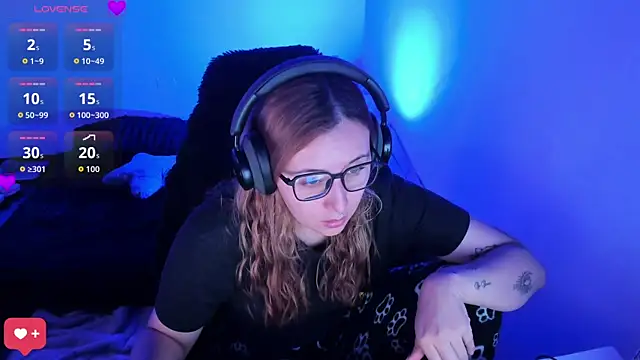 bonnie moon  online show from April 2026 04:33:02 PM