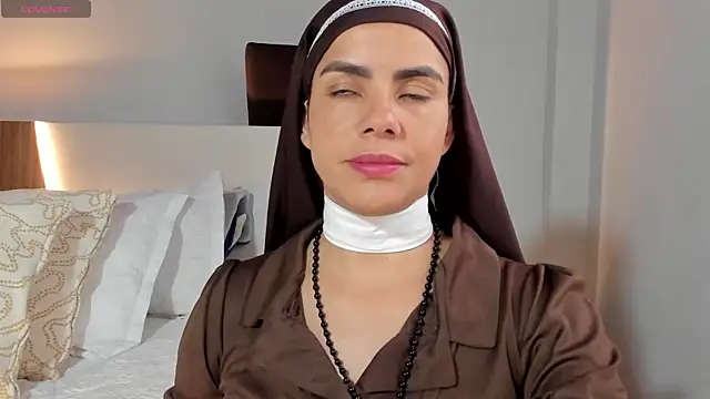 ClaraMariaMon online show from April 2026 03:06:01 PM