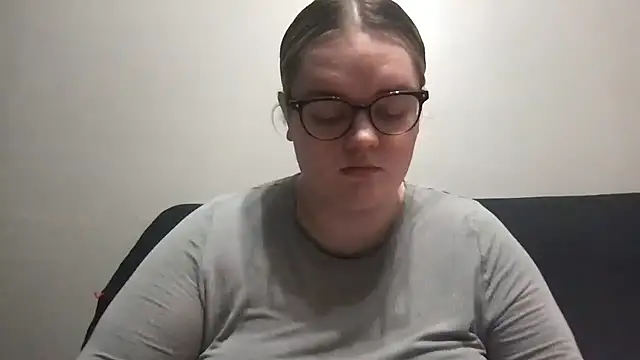 honeyyy24 online show from March 2026 08:41:01 PM