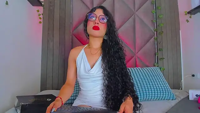 Snapshot of BriaConner_ chatting on June 2026 01:41:02 AM BriaConner online show from June 2026 01:41:02 AM