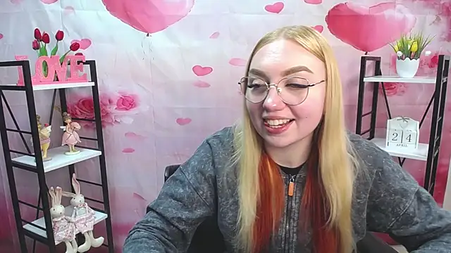 BeatriceFly online show from April 2026 01:41:02 PM