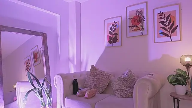 DahianaWalcott online show from April 2026 04:12:01 PM