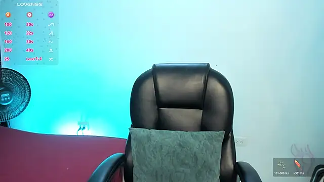 Snapshot of Adhara-zanne chatting on June 2026 09:32:02 PM Adhara-zanne online show from June 2026 09:32:02 PM