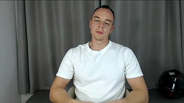 Snapshot of heilgarbest chatting on December 2025 10:42:02 AM heilgarbest online show from December 2025 10:42:02 AM