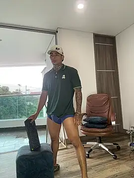 Snapshot of Dominiofit chatting on February 2026 12:09:02 PM Dominiofit online show from February 2026 12:09:02 PM