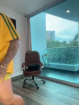 Snapshot of Dominiofit chatting on February 2026 12:19:01 PM Dominiofit online show from February 2026 12:19:01 PM