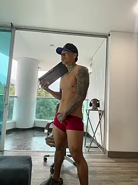 Snapshot of Dominiofit chatting on February 2026 12:25:01 PM Dominiofit online show from February 2026 12:25:01 PM