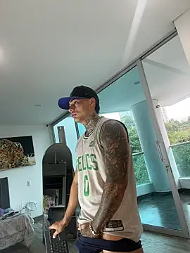 Snapshot of Dominiofit chatting on February 2026 12:37:01 PM Dominiofit online show from February 2026 12:37:01 PM