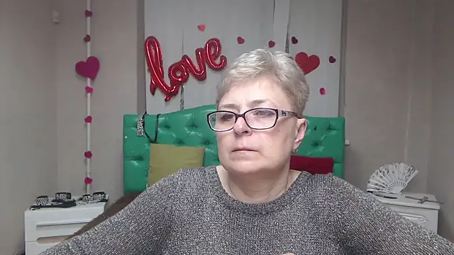 Snapshot of EmiliaGree chatting on March 2026 06:02:01 PM EmiliaGree online show from March 2026 06:02:01 PM