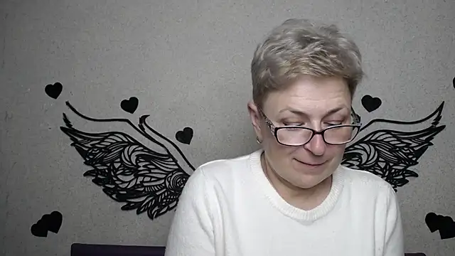 Snapshot of EmiliaGree chatting on March 2026 06:00:01 PM EmiliaGree online show from March 2026 06:00:01 PM