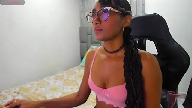 Snapshot of MurphyAngelina chatting on June 2026 03:05:02 AM MurphyAngelina online show from June 2026 03:05:02 AM