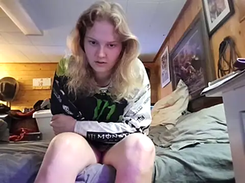 Ryan and Aurora online show from April 2026 12:46:02 AM