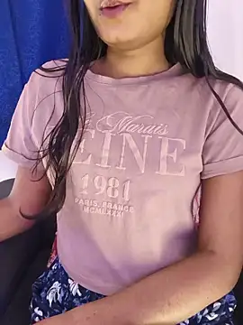 yhona darling online show from May 2026 01:30:02 PM