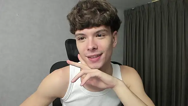 Snapshot of calvin_love_you chatting on March 2026 05:08:02 PM calvin love you online show from March 2026 05:08:02 PM