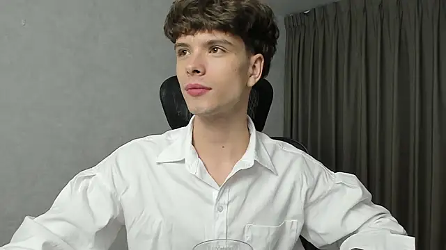 Snapshot of calvin_love_you chatting on March 2026 05:09:02 PM calvin love you online show from March 2026 05:09:02 PM