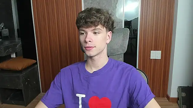 Snapshot of calvin_love_you chatting on April 2026 05:13:02 PM calvin love you online show from April 2026 05:13:02 PM