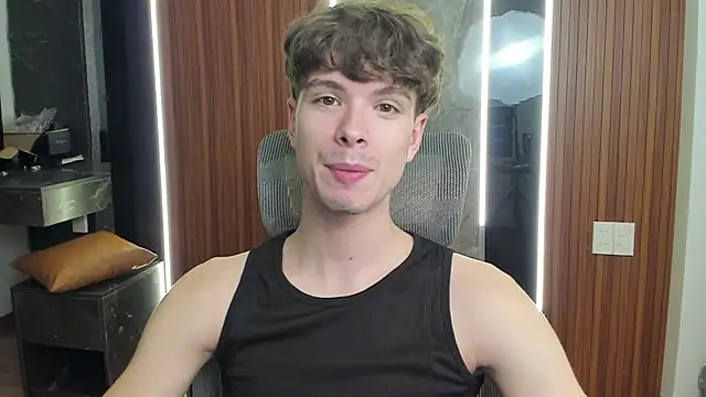 Snapshot of calvin_love_you chatting on April 2026 05:07:01 PM calvin love you online show from April 2026 05:07:01 PM