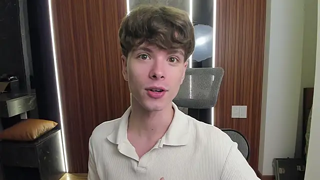 Snapshot of calvin_love_you chatting on April 2026 05:05:02 PM calvin love you online show from April 2026 05:05:02 PM