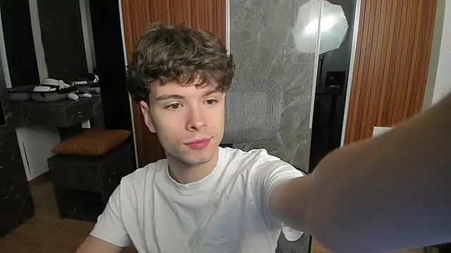 Snapshot of calvin_love_you chatting on June 2026 02:12:01 PM calvin love you online show from June 2026 02:12:01 PM