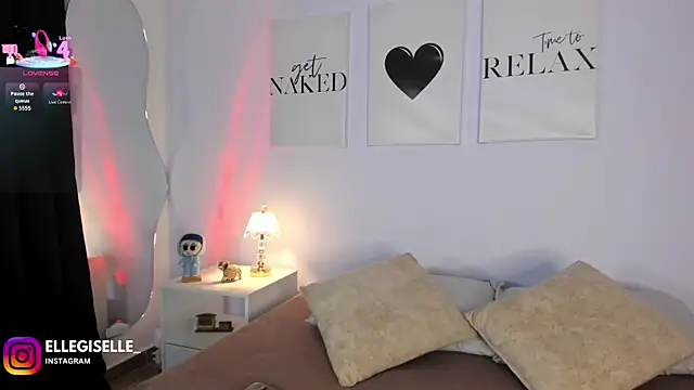 ElleGisellee online show from June 2026 09:44:02 AM