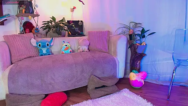 HANNAH LOVEE online show from April 2026 03:58:01 AM