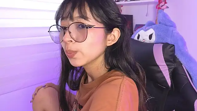 Snapshot of Yommi_Winx chatting on November 2025 09:02:02 PM Yommi Winx online show from November 2025 09:02:02 PM