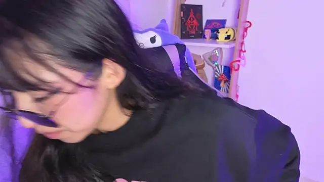 Snapshot of Yommi_Winx chatting on November 2025 03:23:01 AM Yommi Winx online show from November 2025 03:23:01 AM