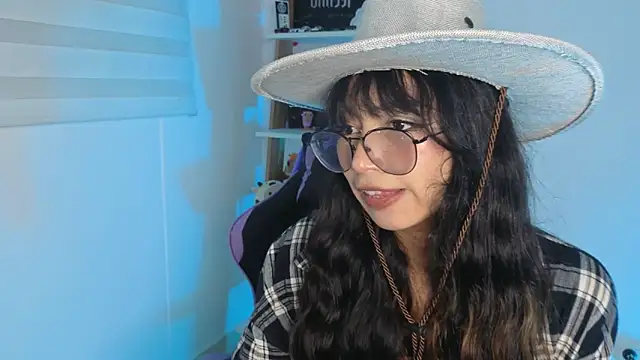 Snapshot of Yommi_Winx chatting on January 2026 07:34:01 AM Yommi Winx online show from January 2026 07:34:01 AM