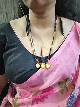 Snapshot of bhuvana555 chatting on July 2026 05:40:01 PM bhuvana555 online show from July 2026 05:40:01 PM
