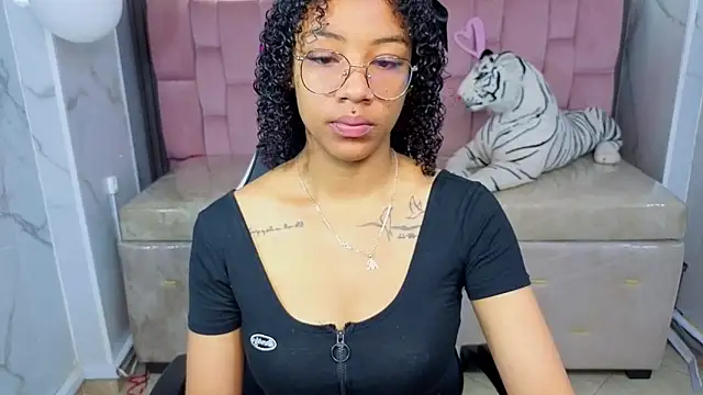 Violeth b online show from February 2026 12:38:01 PM