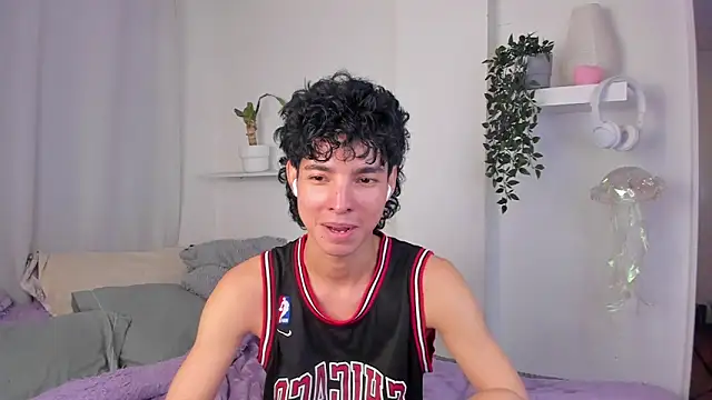 Snapshot of santy-kitty chatting on February 2026 12:42:02 AM santy-kitty online show from February 2026 12:42:02 AM