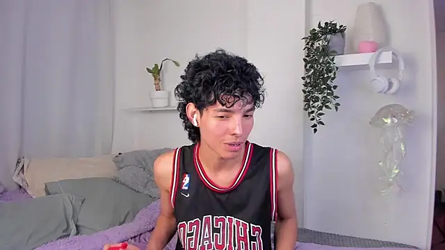 Snapshot of santy-kitty chatting on February 2026 02:53:01 AM santy-kitty online show from February 2026 02:53:01 AM