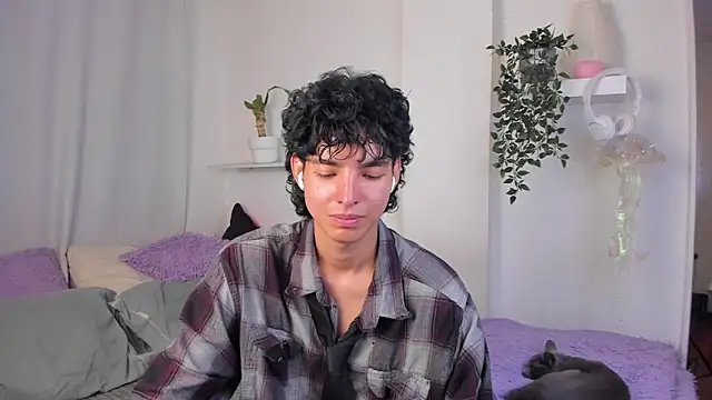 Snapshot of santy-kitty chatting on February 2026 11:43:02 PM santy-kitty online show from February 2026 11:43:02 PM