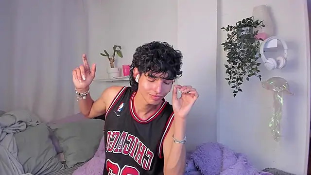 Snapshot of santy-kitty chatting on February 2026 01:46:01 AM santy-kitty online show from February 2026 01:46:01 AM