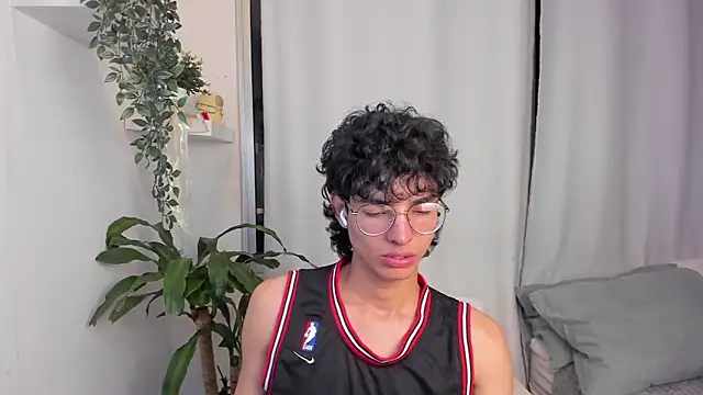 Snapshot of santy-kitty chatting on February 2026 03:24:01 AM santy-kitty online show from February 2026 03:24:01 AM